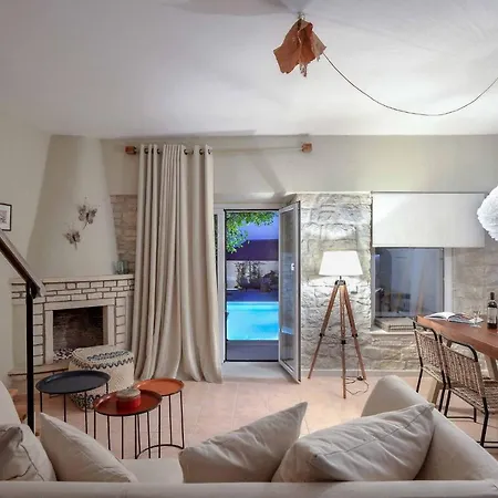 Hammock House *